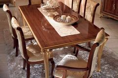 Классический обеденный раздвижной прямоугольный стол Giotto в цвете орех с золотом на 4 золоченых ножках