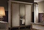 Шкаф Raffaello трехдверный распашной белый с золотым кантом 194х69,5х214,5 с центральной зеркальной створкой