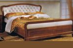 Распродажа кроватей Италии - Кровать 160х200 в классическом стиле итальянской фабрики Interstyle с изножьем и стеганой кожей белого цвета в изголовье.