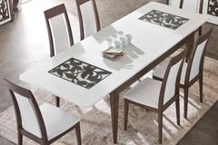 Современный белый прямоугольный обеденный раздвижной стол Fusion с декоративными резными вставками серого цвета