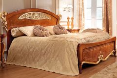 Кровать La Fenice radica 160/180х200 с золотой резной вставкой в деревянном изголовье и нижнем крае изножья