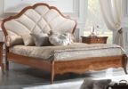 Спальня Giulietta: Кровать с мягким стеганым изголовьем и на фигурных ножках 160х200 и 180х200 L.193 x 217 H.150 L.213 x 217 H.150 Арт. 3104 и 3102