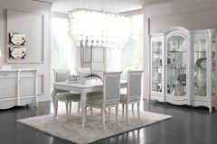 Белая итальянская гостиная Prestige laccato с посеребренными элементами мебели