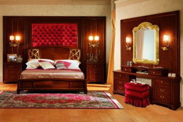 Классическая спальня Tosca фабрики Dal Cin со стеновыми панелями и светильниками
