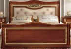 Кровать Капри с мягкой светлой стеганой спинкой с изножьем