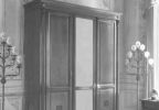 Спальня Пуччини белая фабрики Саончелла -  шкаф распашной трехдверный с центральной зеркальной створкой, L.200  P.65  H.240, Артикул: 44584PL70