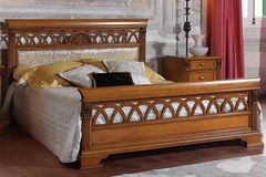 Кровать Puccini ciliegio 160х200, 180х200 в массиве и шпоне вишни с прямым резным деревянным изголовьем с мягкой вставкой с резным изножьем